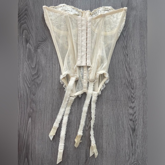 Vintage Gold Label Victorias Secret corset - Picture 4 of 6
